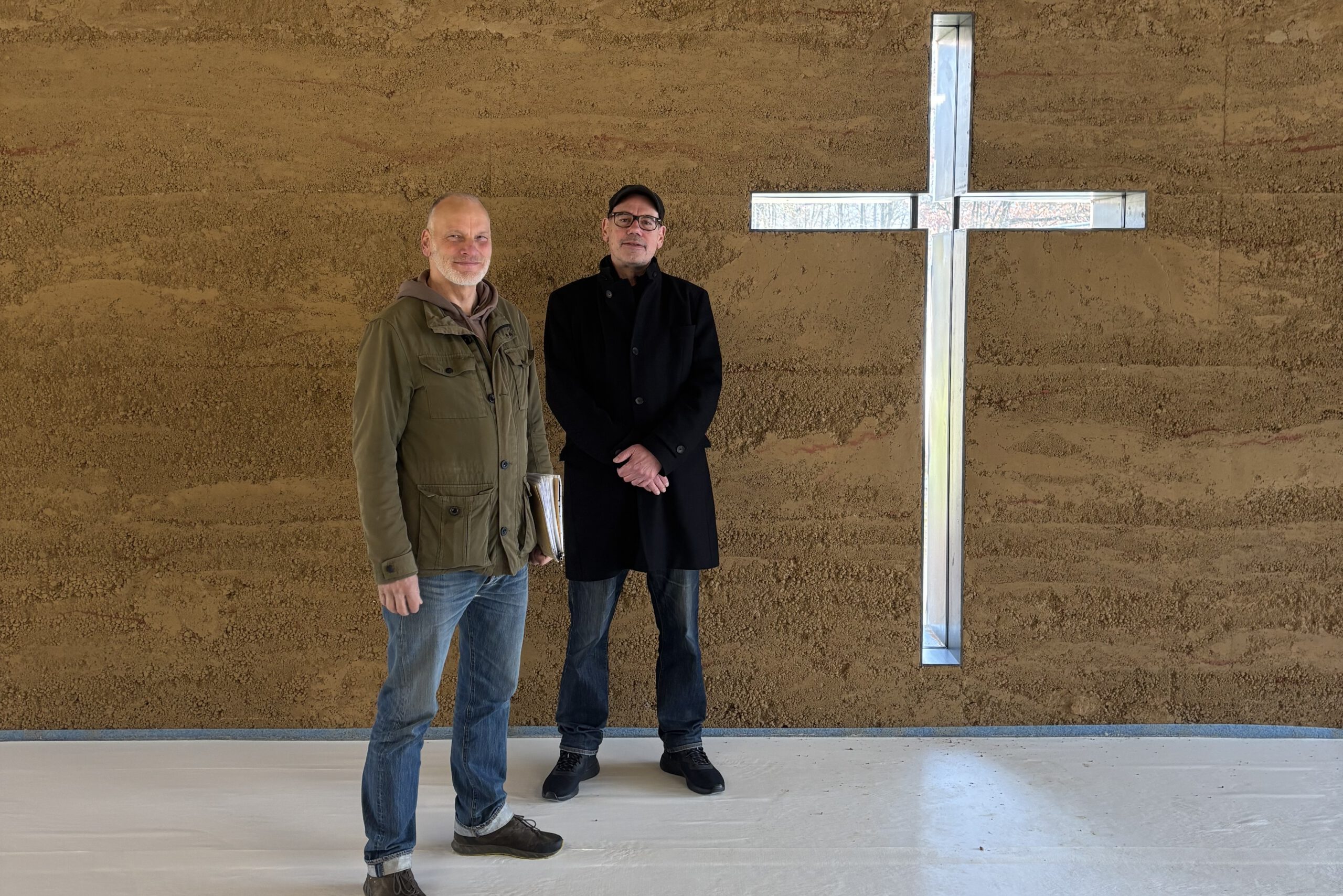 Das Kreuz atmet Licht und Hoffnung