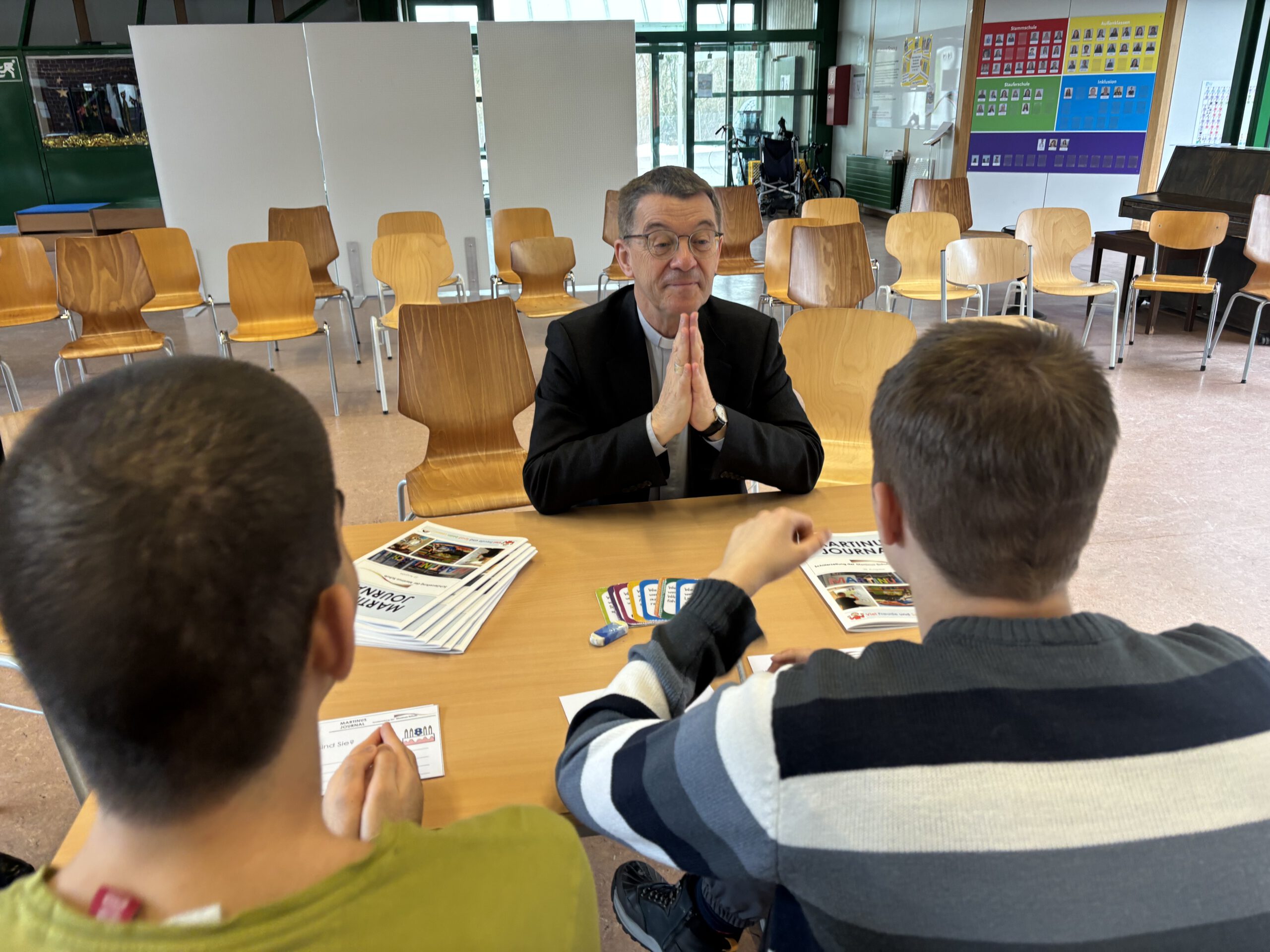Bischof Dr. Klaus Krämer besucht die Stiftung Haus Lindenhof